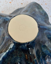 Carica l'immagine nel visualizzatore di Gallery, Base of the Mercury Bowl showcasing unique stoneware ceramic texture and craftsmanship.