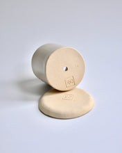 Carica l'immagine nel visualizzatore di Gallery, Elisa Ceramics Planter bottom