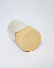 Carica l'immagine nel visualizzatore di Gallery, Elisa Ceramics Petal Flower Vase Bottom