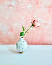 Carica l'immagine nel visualizzatore di Gallery, Elisa Ceramics Balu Flower Vase