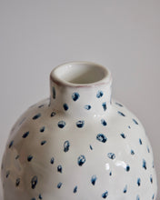 Load image into Gallery viewer, Elisa Ceramics Balu Flower Vase Detail
