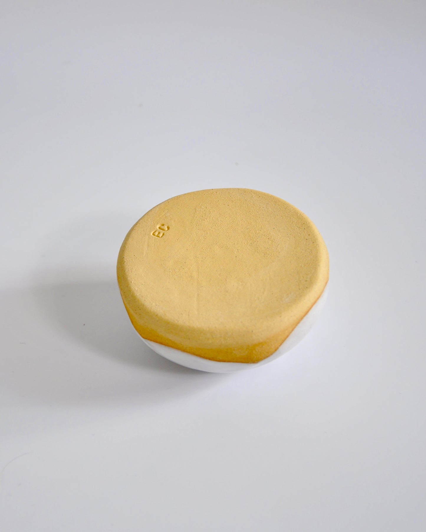 Elisa Ceramics Little Petal Flower Vase bottom