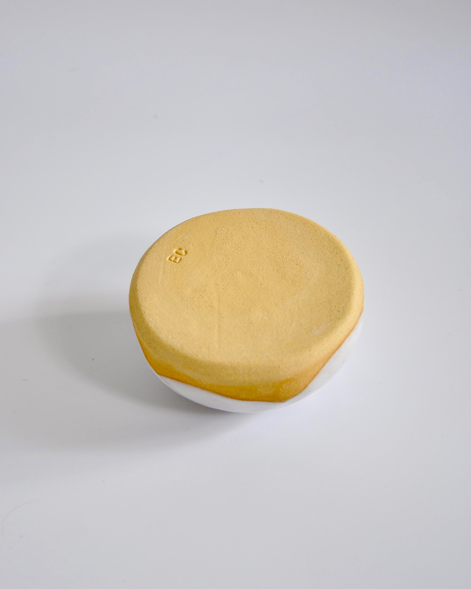 Elisa Ceramics Little Petal Flower Vase bottom